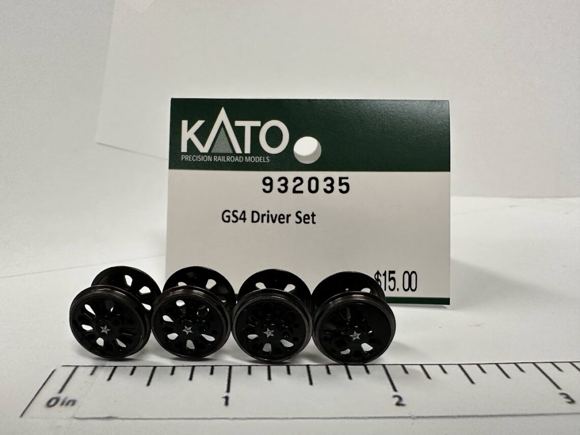 GS4 Driver set (Revised) - 3 Ungeared & 1 Geared Driver with Traction Tire, hexagonal axle mounts (N-Scale)