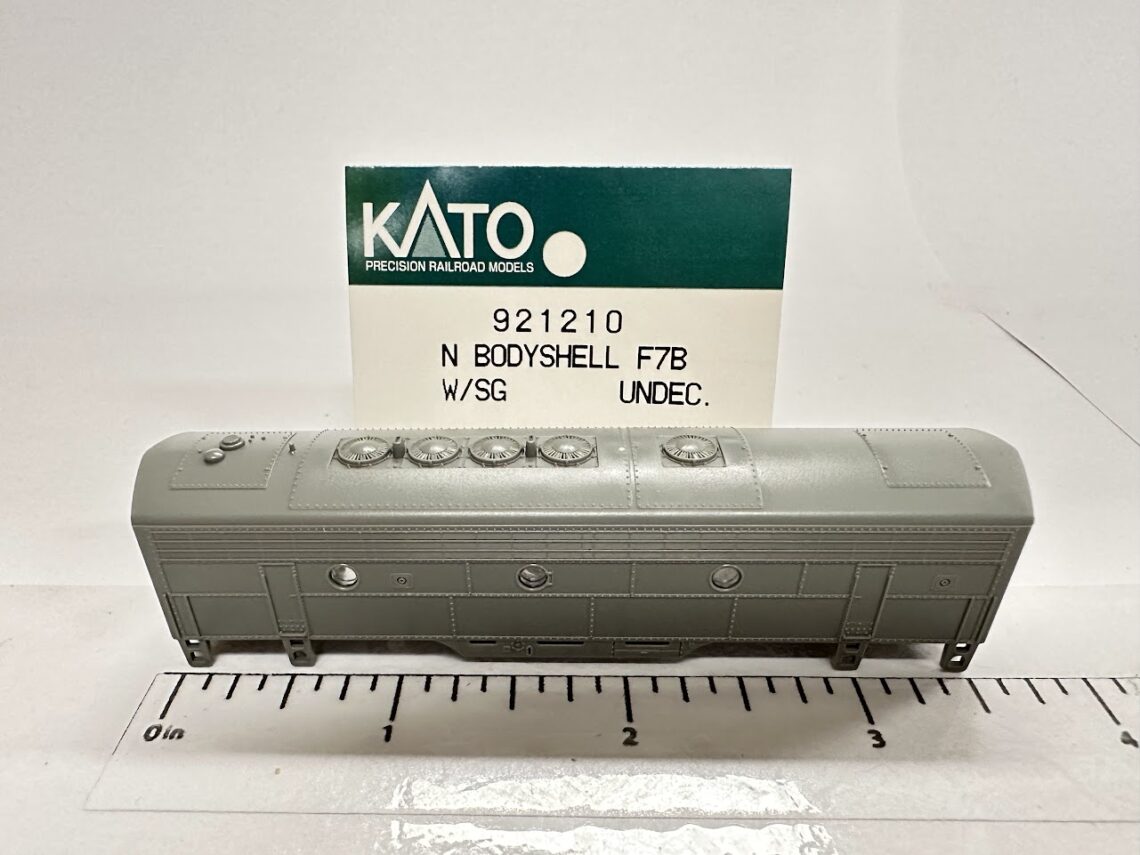 F7B Phase I Bodyshell, Undec (w/ Steam Gen) (N-Scale)