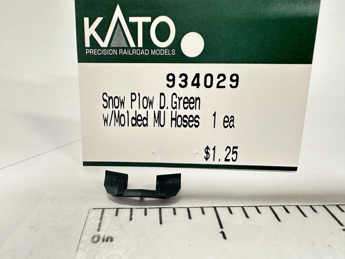 Snow Plow, Dark Green w/ Molded MU Hoses (Large) (N-Scale)