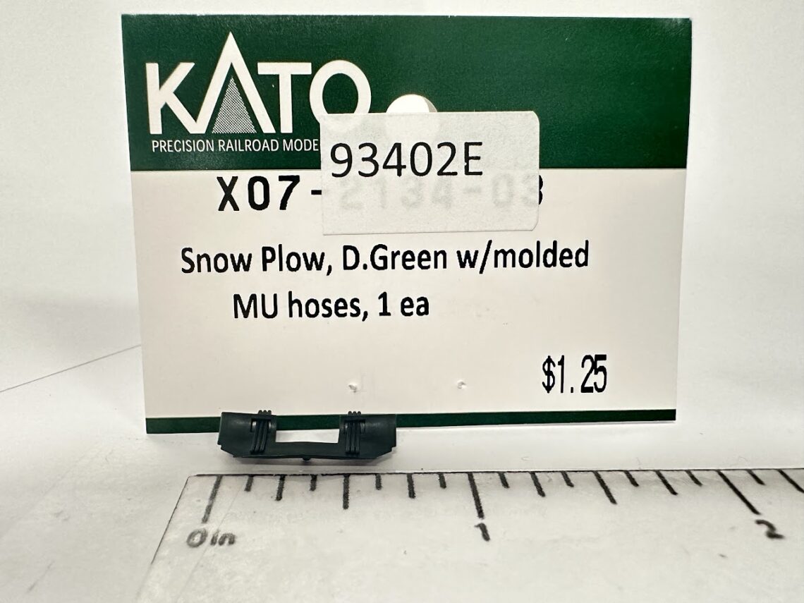 Snow Plow, C&NW Dark Green w/ Molded MU Hoses (N-Scale)