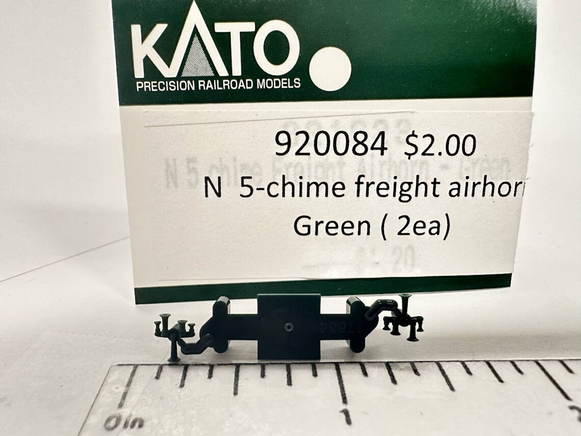 5-Chime Freight Airhorn, Dark Green (C&NW) (N-Scale)