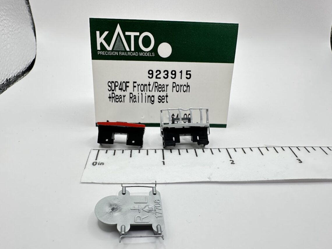 SDP40F Front & Rear Porch and railing set w/ underbody coupler mounts (Amtrak) (N-Scale)