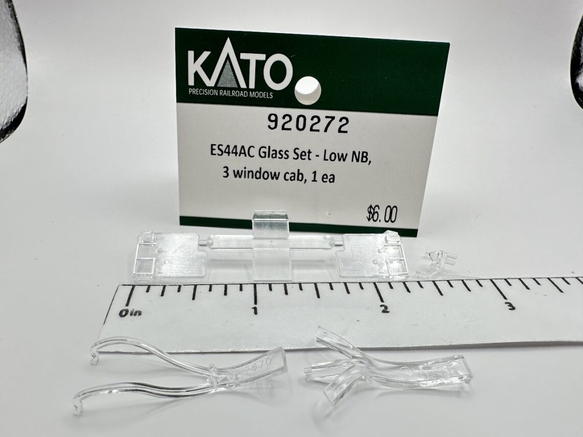 ES44AC Glass Set (CP/CSX Body Style - Low NB - three window cab) (N-Scale)