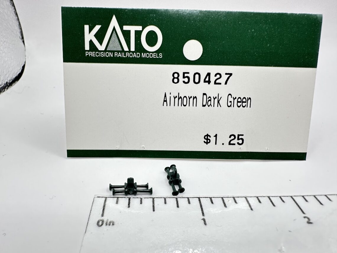 Bi-Level Airhorn, C&NW Green (HO-Scale)